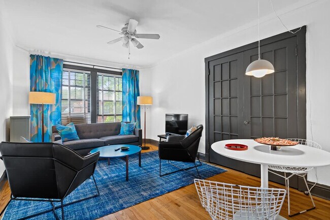 Primary Photo - 3549 N Janssen Ave