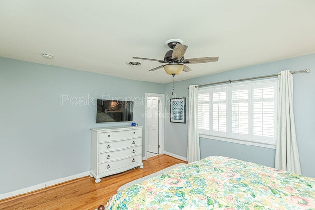 Building Photo - 9133 Robin Ridge Dr