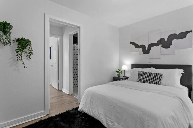 Building Photo - 2401 Gordon St