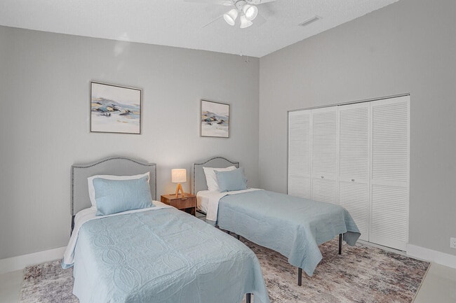 Building Photo - 1329 Periwinkle Pl