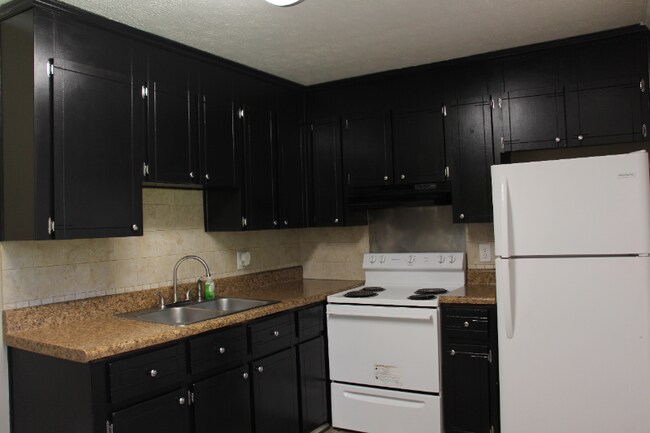 Building Photo - 505 Coventry Ct