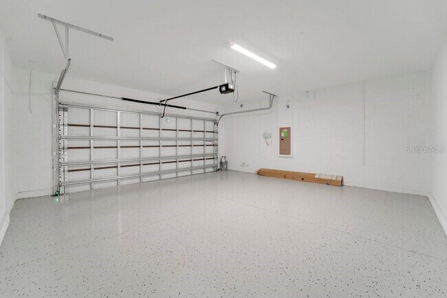 Building Photo - 33460 Binding Ties Ln
