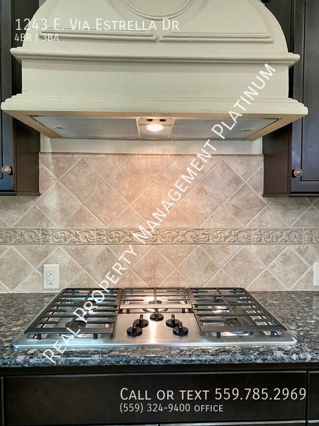 Building Photo - 1243 E Via Estrella Dr