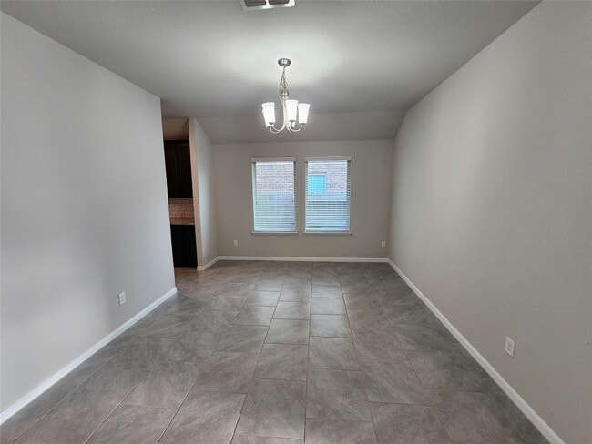 Building Photo - 1310 Central Heights Dr