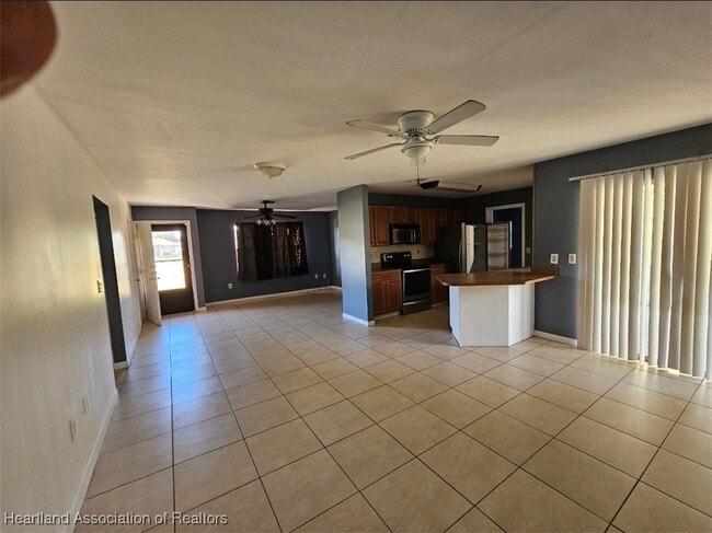 Building Photo - 138 Friendly Cir