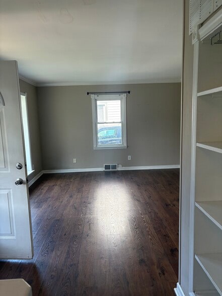 Building Photo - 2055 Browning St