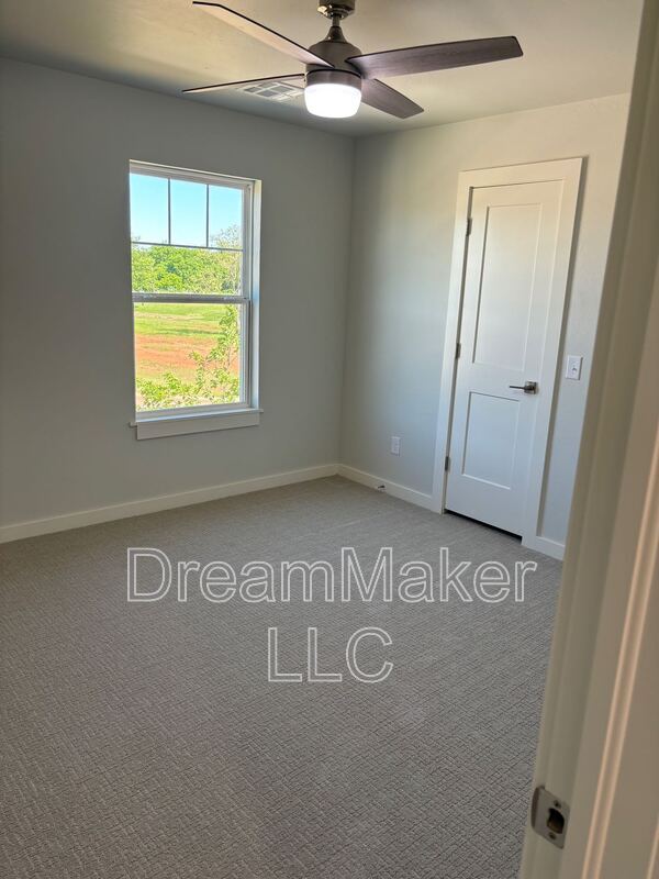 Building Photo - 1028 Varenna Ln