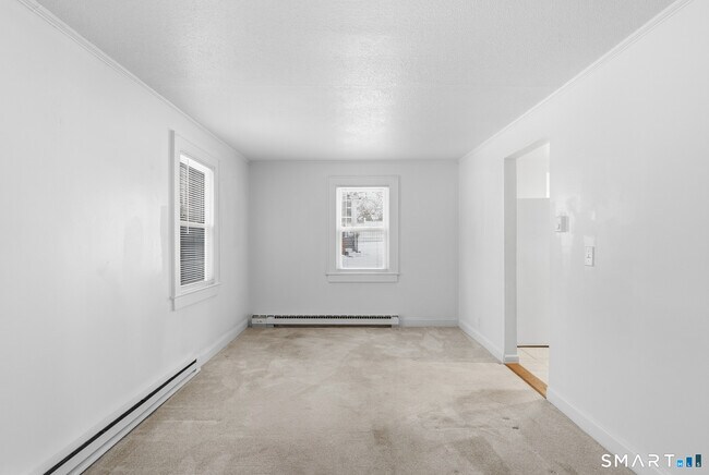 Building Photo - 1565 Byam Rd