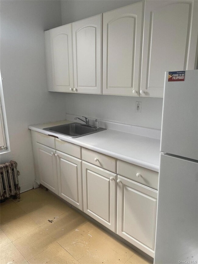 Building Photo - 62 Middle Neck Rd