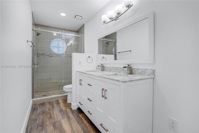 Building Photo - 164 Riviera Cir