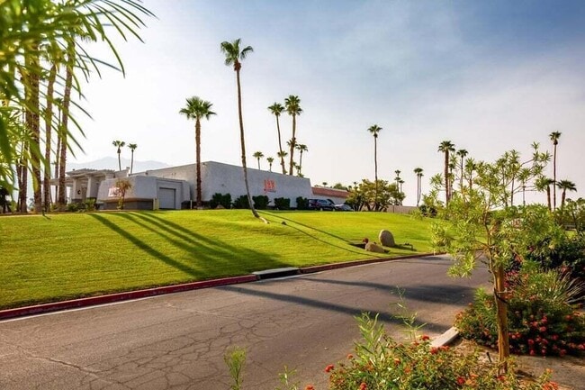 Building Photo - 68153 Lakeland Dr