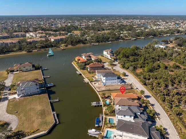 Building Photo - 330 Harbor Village Point N