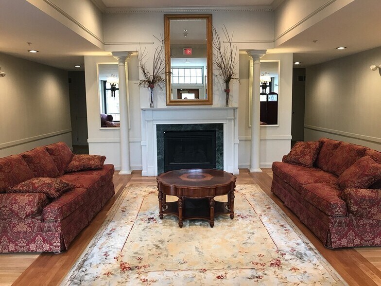 Building Photo - 340 Bunker Hill St