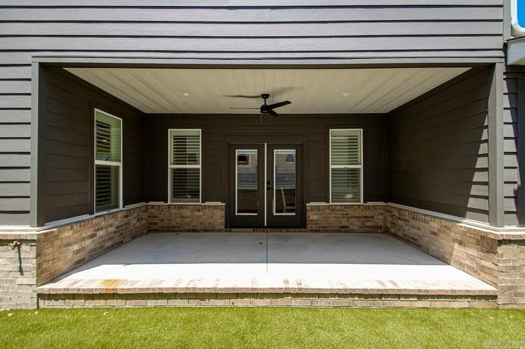 Building Photo - 324 Gardens Ln