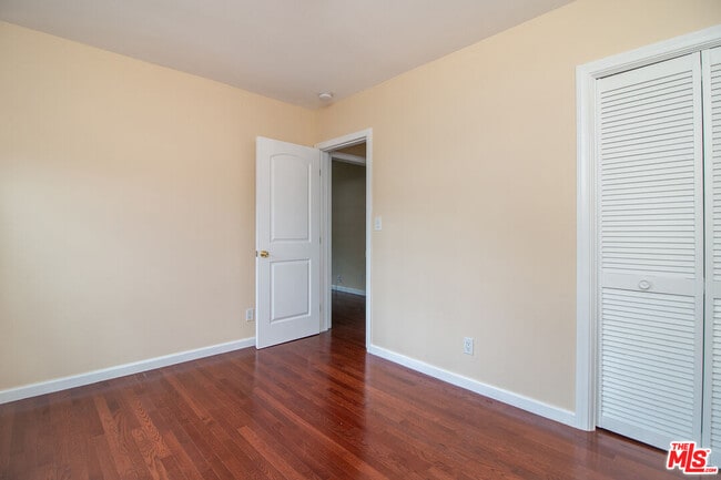 Building Photo - 5107 Overland Ave