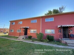 Building Photo - 2105 Phaup St