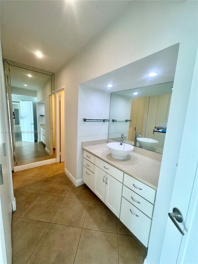 Building Photo - 2451 Brickell Ave