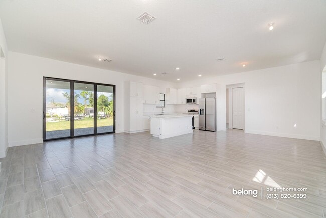 Building Photo - 15633 Lakeland Cir