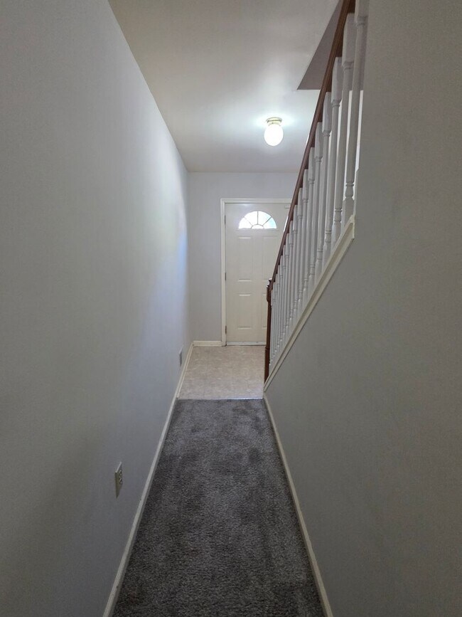 Building Photo - Browntown Twin Home