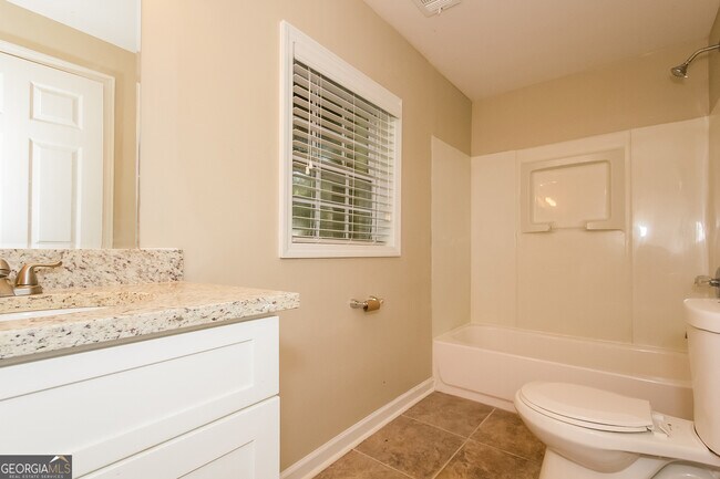 Building Photo - 3510 Ingledale Dr SW