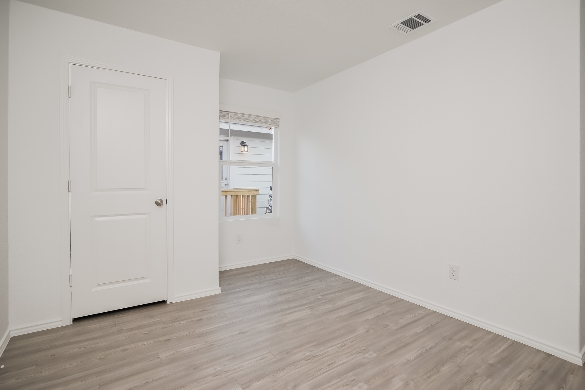 Building Photo - 2907 Millikan Dr