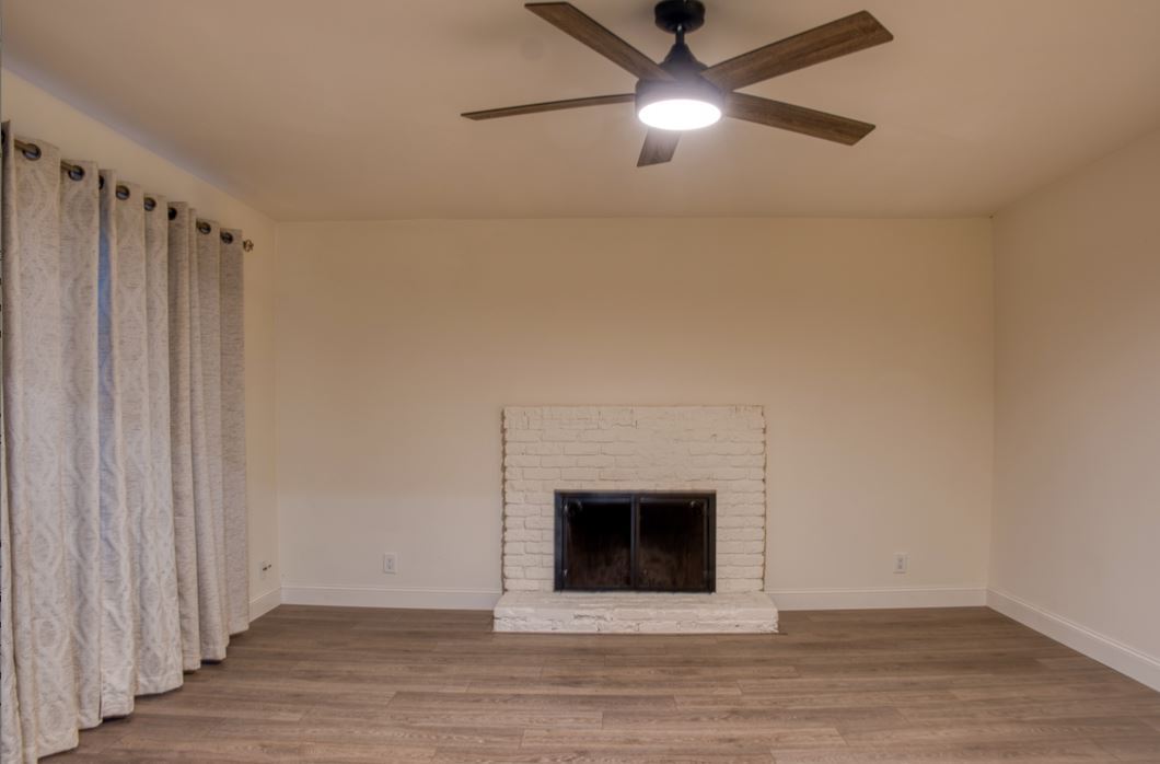 Building Photo - 1009 E Alexander Ave