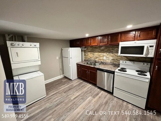 Building Photo - 1813 Oxford Ave SW