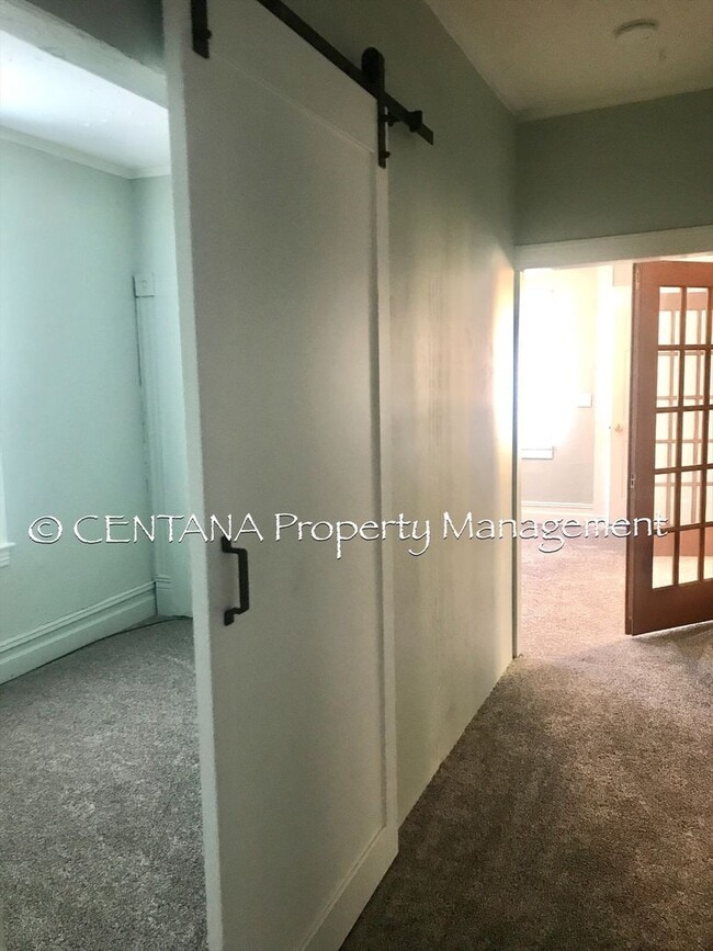 Building Photo - Cozy 3 bedroom with some cute updates!