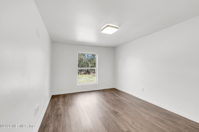 Building Photo - 557 W 62nd St