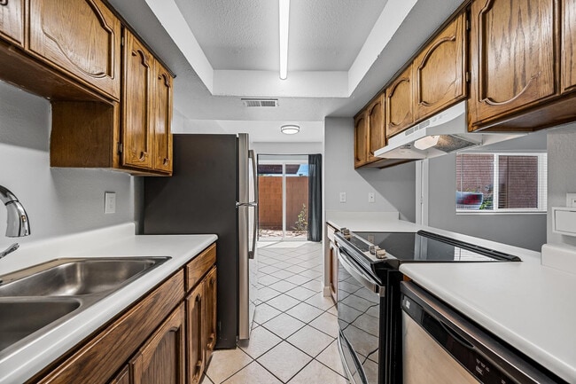 Building Photo - 1455 N Alma School Rd