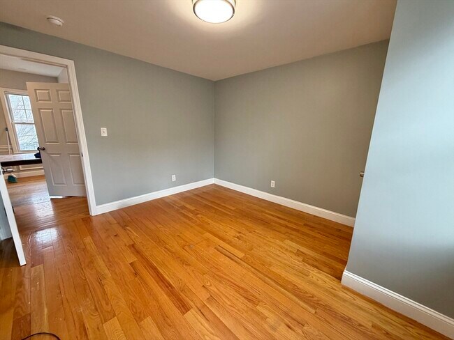 Building Photo - 786 Moody St