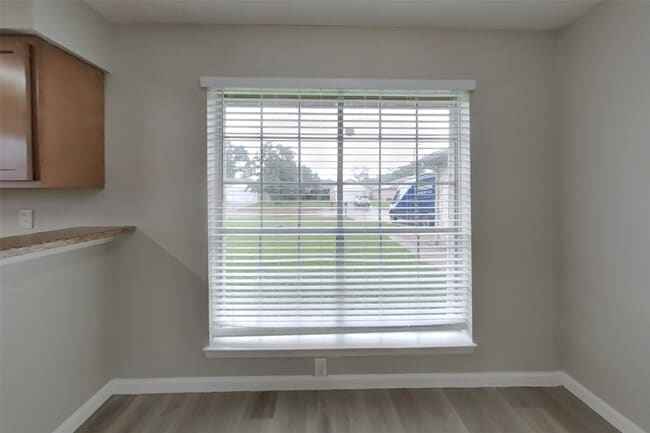Building Photo - 14831 Waterside Dr