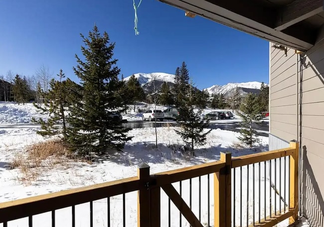 Building Photo - Silverthorne 2BR at Treehouse! Year lease!...