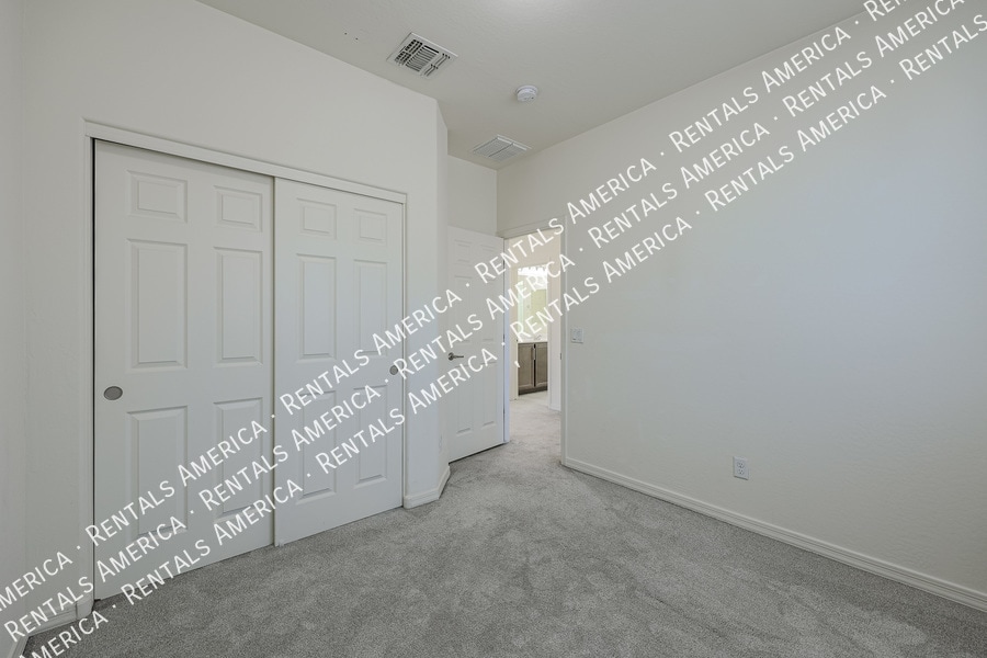 Building Photo - 12038 W Polk St