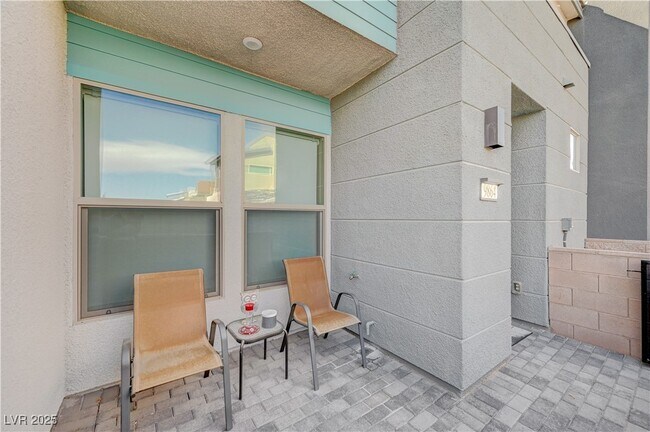 Building Photo - 9864 Kings Glen St