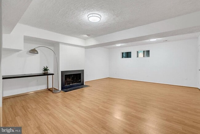 Building Photo - 2990 Borge St