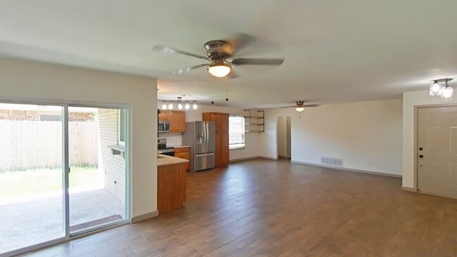 Building Photo - 5222 NW Ashby Ave