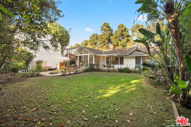 Building Photo - 440 24th St