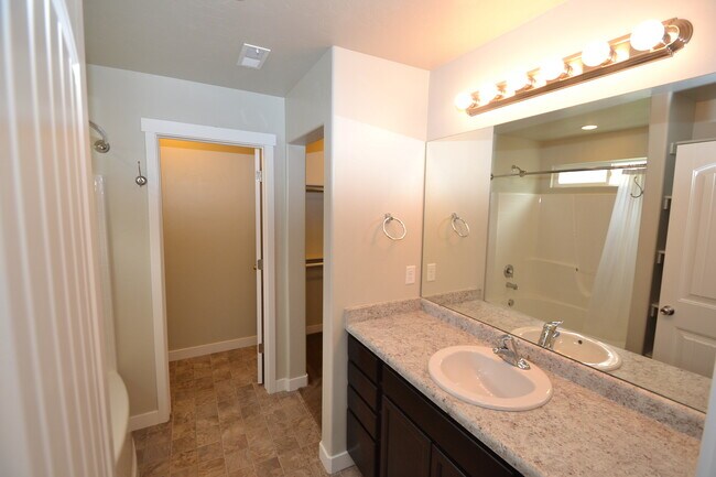 Building Photo - Beautiful 3 Bed/2.5 Bath in Draper!!!