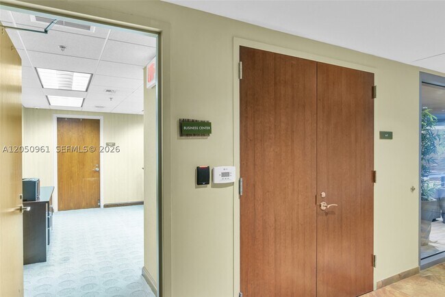 Building Photo - 2681 N Flamingo Rd