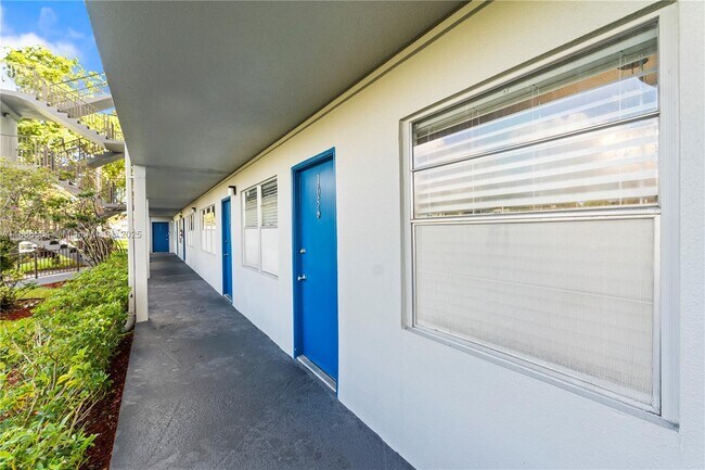 Building Photo - 301 SW 135th Ave