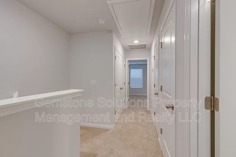 Building Photo - 608 Clifford Hts