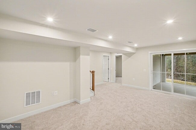 Building Photo - 8901 Blackthorne Pl