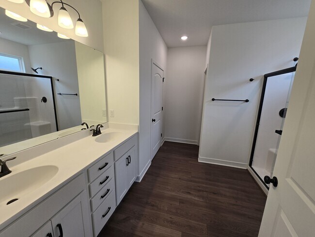 Building Photo - 12427 S Aspen Ln