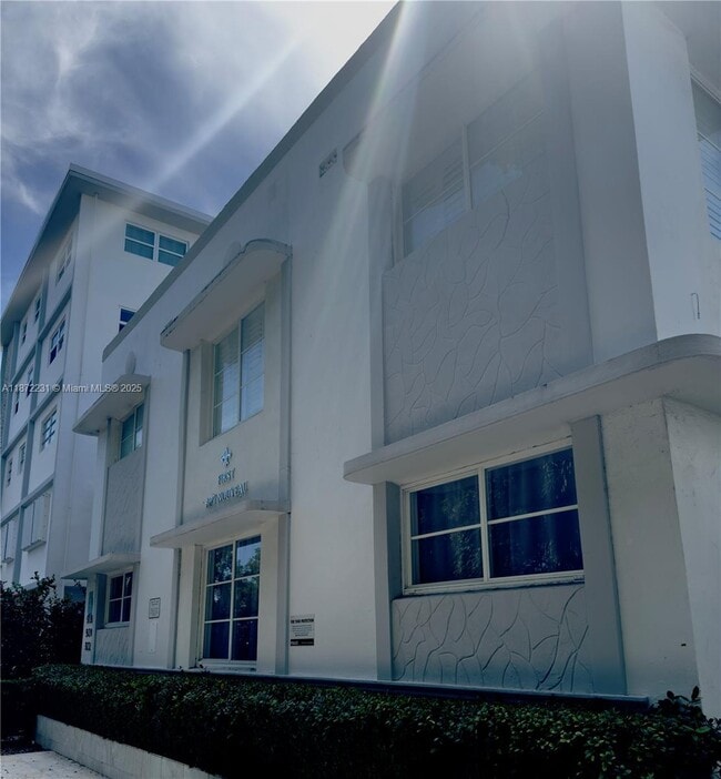 Building Photo - 922 Jefferson Ave