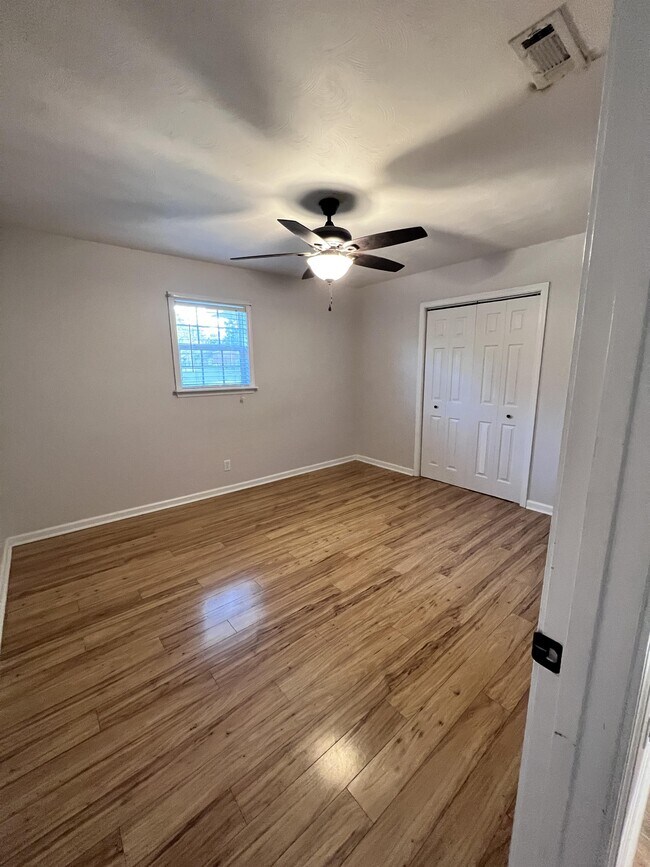 Building Photo - 69 Rainbow Rd