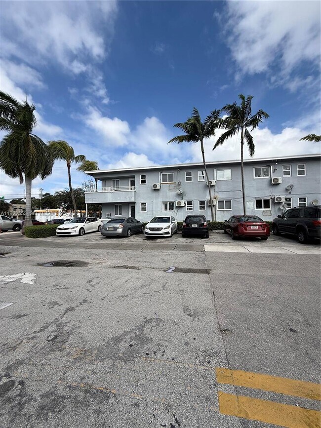 Building Photo - 5305 Biscayne Blvd