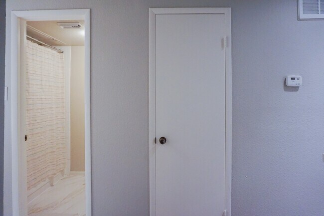 Building Photo - 2110 Wilcrest Dr