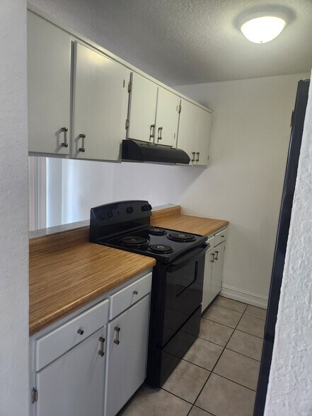 Building Photo - 439 Auburn Dr