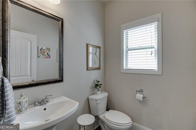 Building Photo - 6896 Big Sky Dr